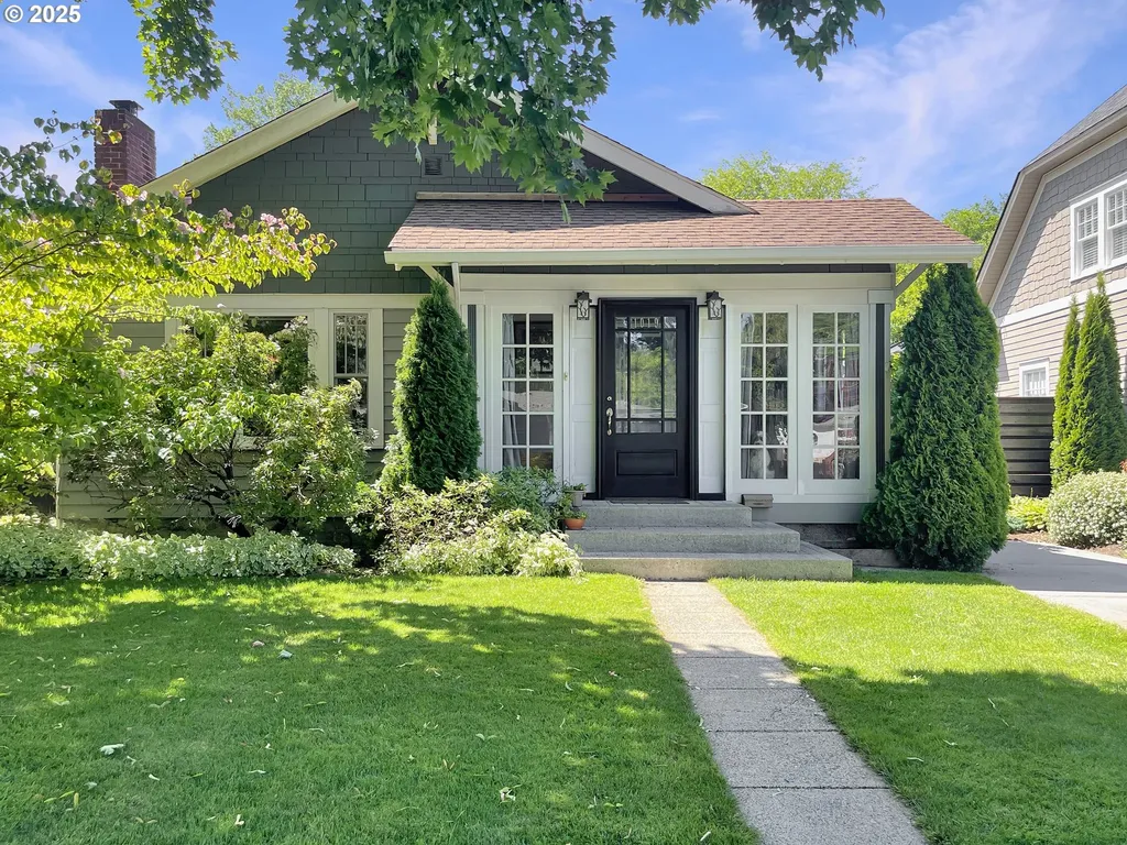 1019 23rd Avenue Longview WA 98632