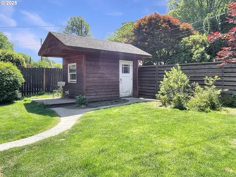 1019 23rd Avenue Longview WA 98632