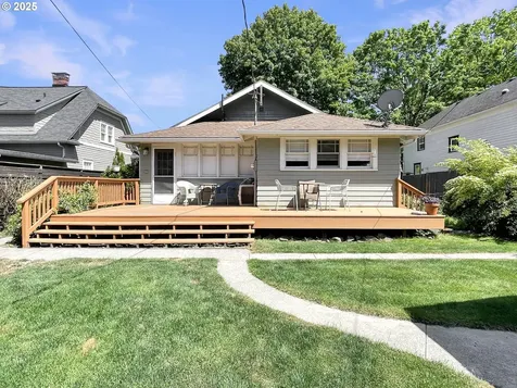 1019 23rd Avenue Longview WA 98632