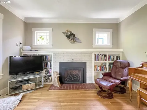 1019 23rd Avenue Longview WA 98632