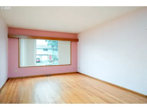 6208 SE Woodstock Boulevard Portland OR 97206