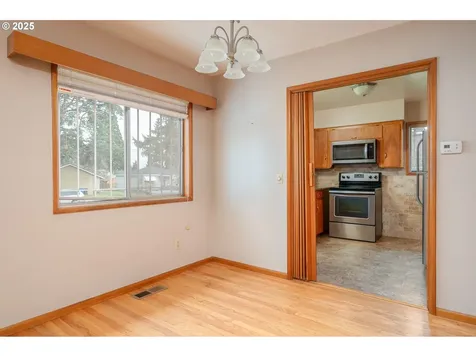 6208 SE Woodstock Boulevard Portland OR 97206