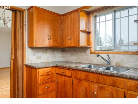 6208 SE Woodstock Boulevard Portland OR 97206