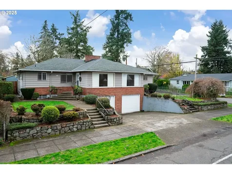 6208 SE Woodstock Boulevard Portland OR 97206