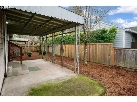 6208 SE Woodstock Boulevard Portland OR 97206