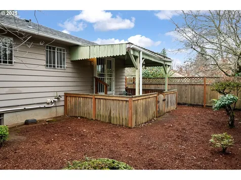 6208 SE Woodstock Boulevard Portland OR 97206