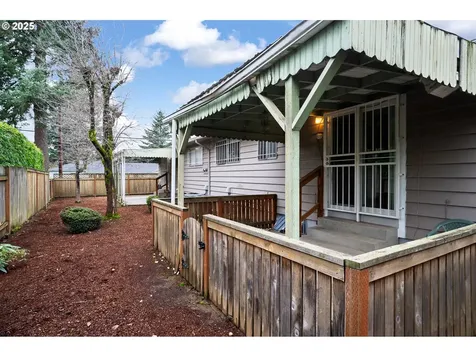 6208 SE Woodstock Boulevard Portland OR 97206