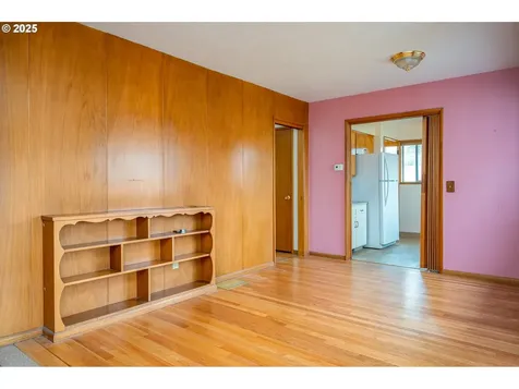 6208 SE Woodstock Boulevard Portland OR 97206