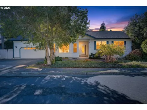 2284 21st Street Florence OR 97439