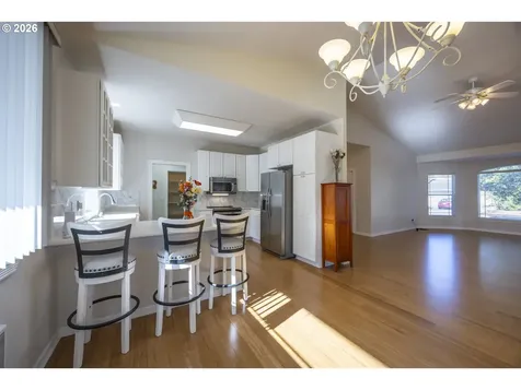 2284 21st Street Florence OR 97439