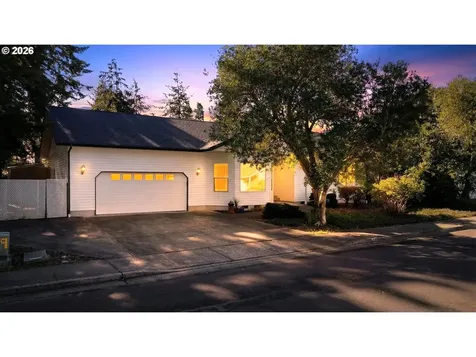 2284 21st Street Florence OR 97439