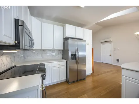 2284 21st Street Florence OR 97439