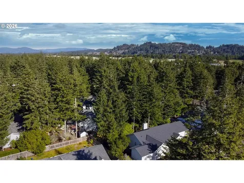 2284 21st Street Florence OR 97439