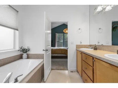 5898 NE Saida Lane Hillsboro OR 97124