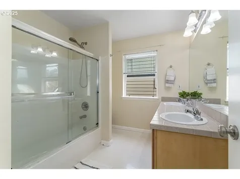 5898 NE Saida Lane Hillsboro OR 97124