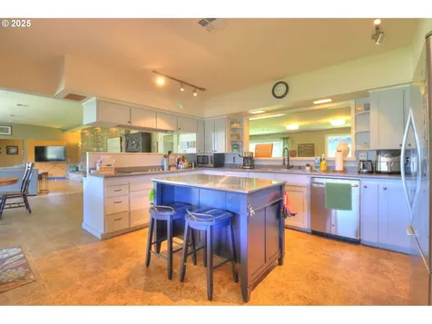 28379 Mateer Road Gold Beach OR 97444