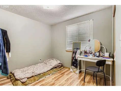 9827 N Ivanhoe Street Portland OR 97203