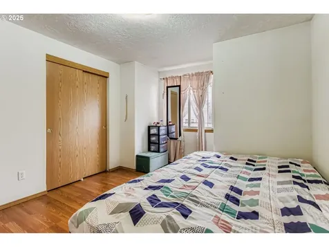 9827 N Ivanhoe Street Portland OR 97203