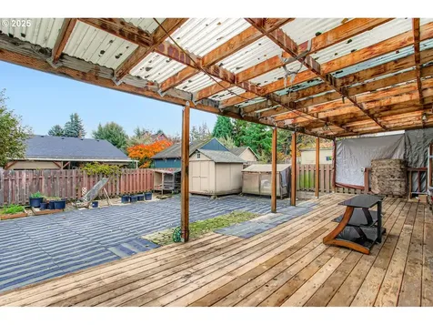 9827 N Ivanhoe Street Portland OR 97203