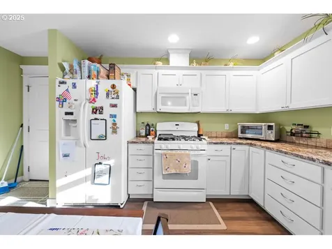 1676 SE 3rd Street Astoria OR 97103