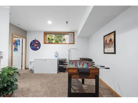 1676 SE 3rd Street Astoria OR 97103