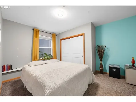 1676 SE 3rd Street Astoria OR 97103