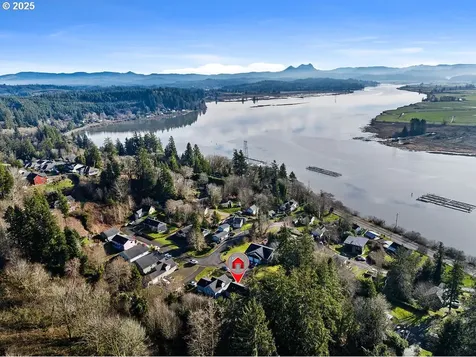 1676 SE 3rd Street Astoria OR 97103