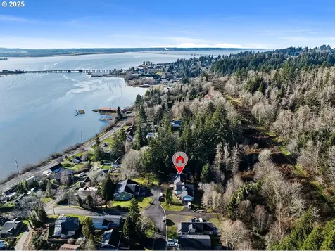 1676 SE 3rd Street Astoria OR 97103