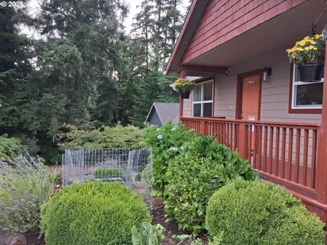 1676 SE 3rd Street Astoria OR 97103