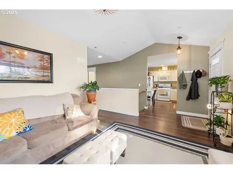 1676 SE 3rd Street Astoria OR 97103