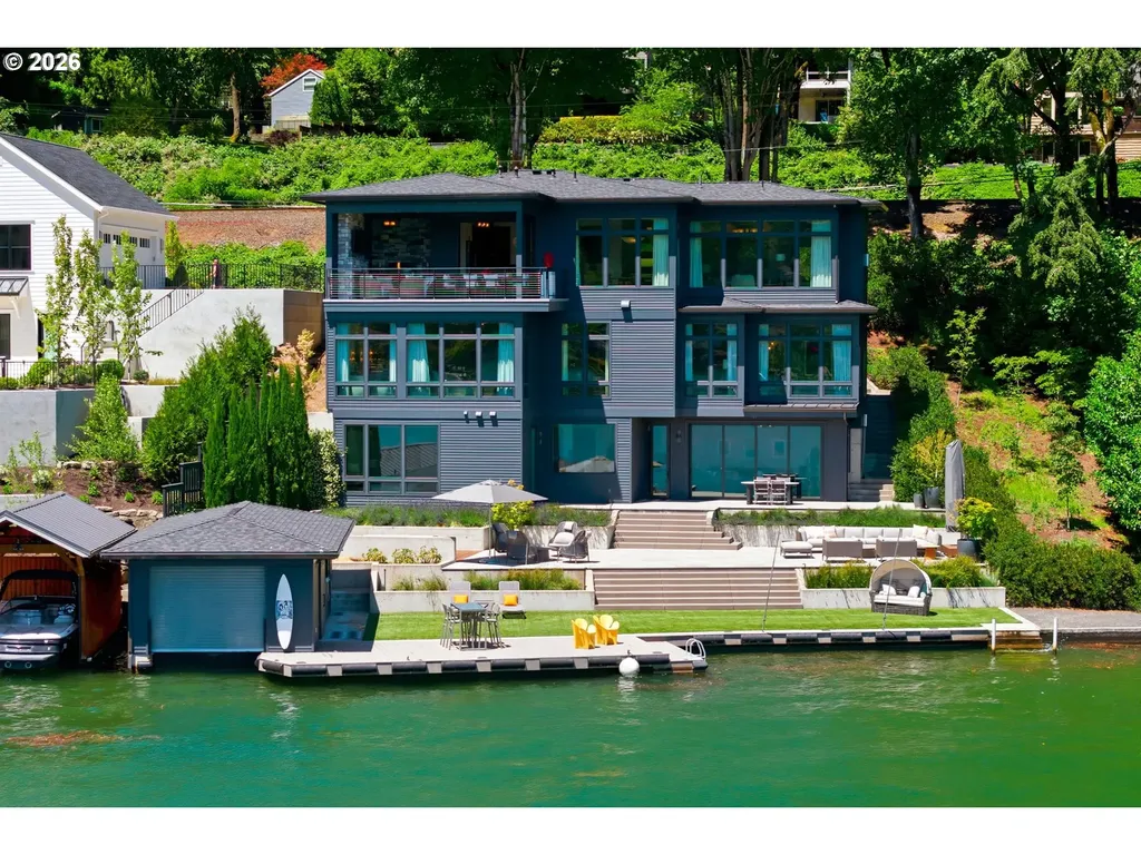 3072 Lakeview Boulevard Lake Oswego OR 97035