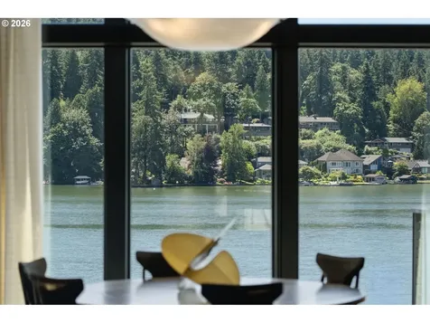 3072 Lakeview Boulevard Lake Oswego OR 97035