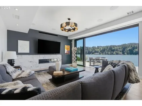 3072 Lakeview Boulevard Lake Oswego OR 97035