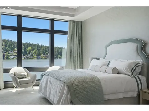 3072 Lakeview Boulevard Lake Oswego OR 97035