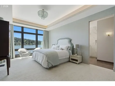 3072 Lakeview Boulevard Lake Oswego OR 97035