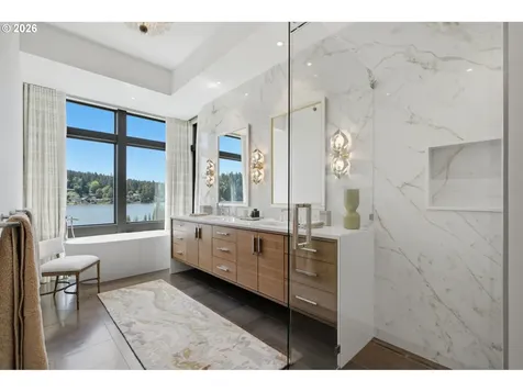 3072 Lakeview Boulevard Lake Oswego OR 97035