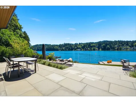 3072 Lakeview Boulevard Lake Oswego OR 97035