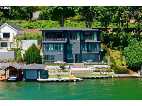 3072 Lakeview Boulevard Lake Oswego OR 97035