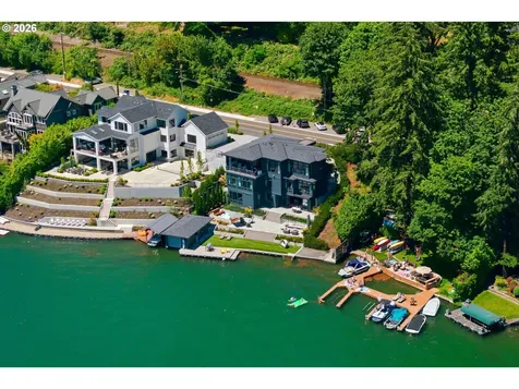 3072 Lakeview Boulevard Lake Oswego OR 97035