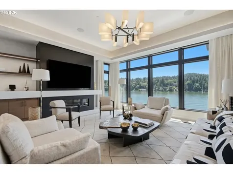 3072 Lakeview Boulevard Lake Oswego OR 97035