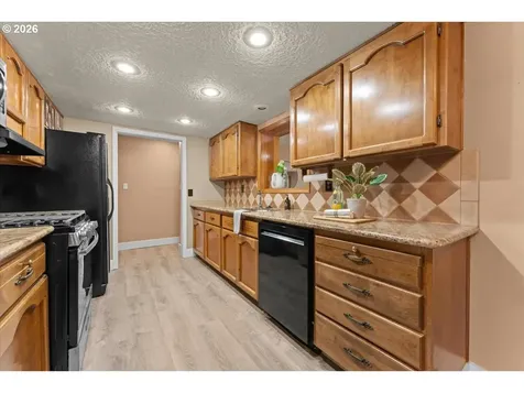 1620 SE 176th Avenue Portland OR 97233