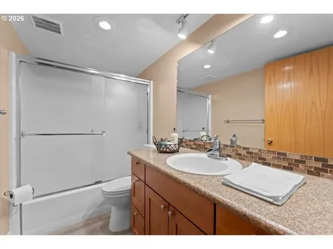 1620 SE 176th Avenue Portland OR 97233