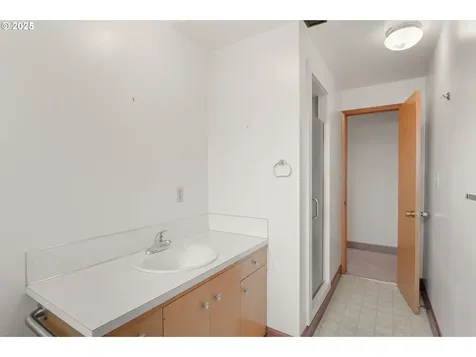 8916 NW Lakecrest Avenue Vancouver WA 98665