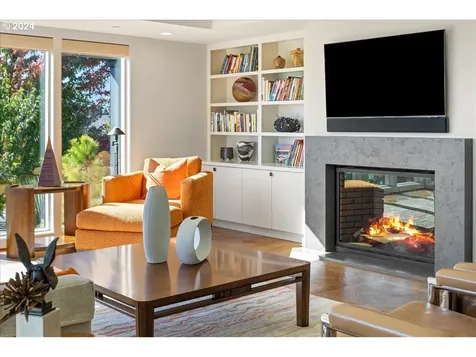 1933 Highlands Loop Lake Oswego OR 97034
