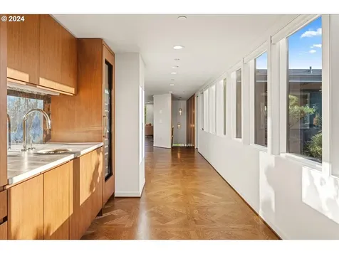 1933 Highlands Loop Lake Oswego OR 97034