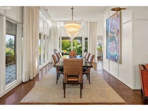 1933 Highlands Loop Lake Oswego OR 97034