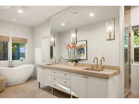 1933 Highlands Loop Lake Oswego OR 97034