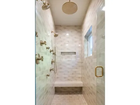 1933 Highlands Loop Lake Oswego OR 97034