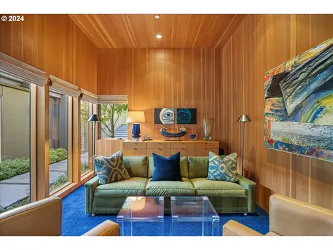 1933 Highlands Loop Lake Oswego OR 97034