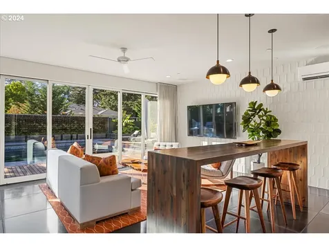 1933 Highlands Loop Lake Oswego OR 97034